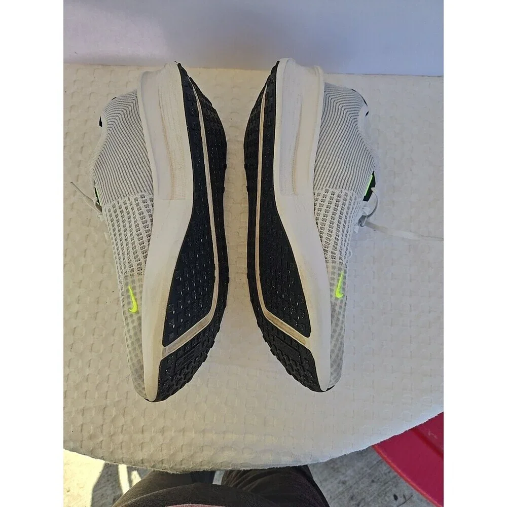 Nike Interact Run White Wolf Grey Black Volt Mens Size 11.5
